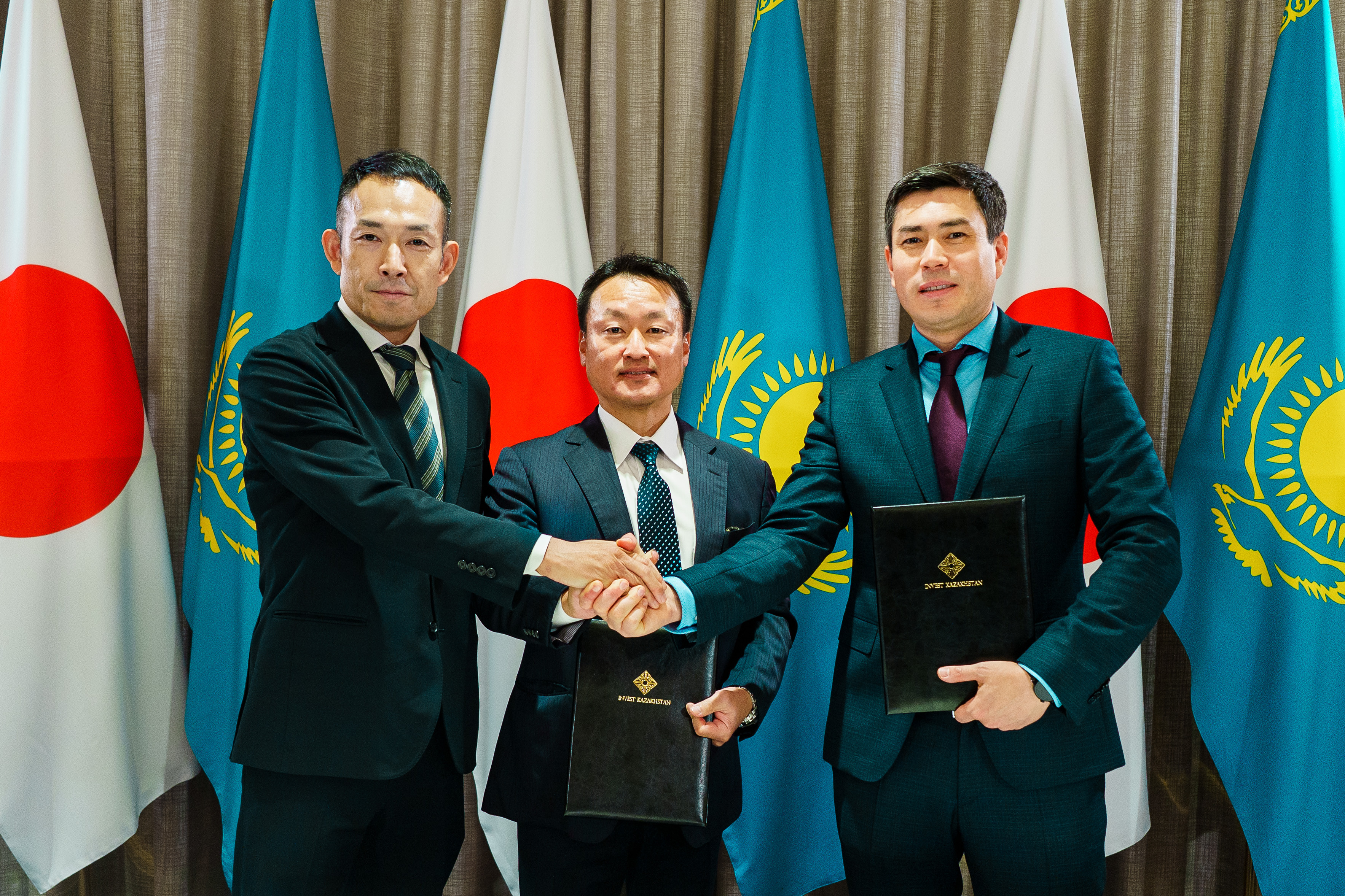 Qazaxıstan və Yaponiya arasında 3,7 milyard dollarlıq sazişlər imzalanıb