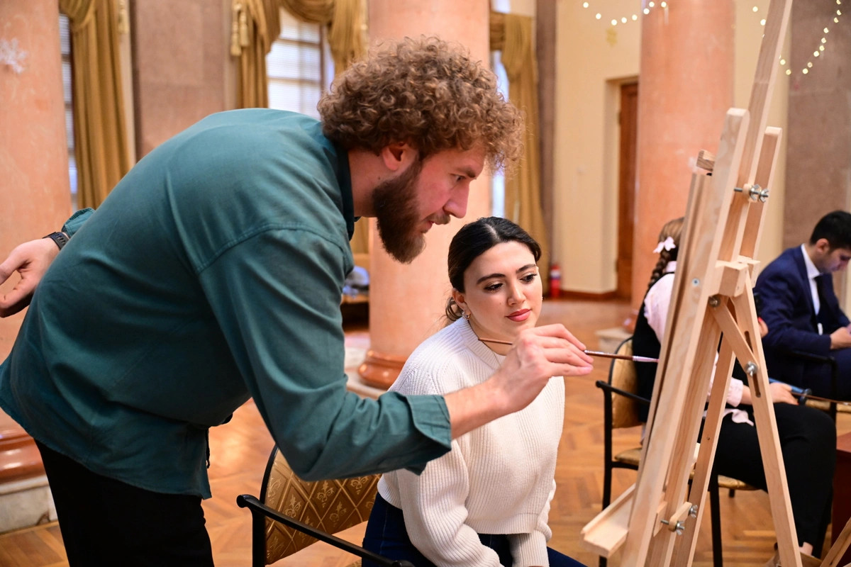 Muzey Mərkəzində təsviri sənət üzrə "Milli motivlər" adlı ustad dərsi keçirilib