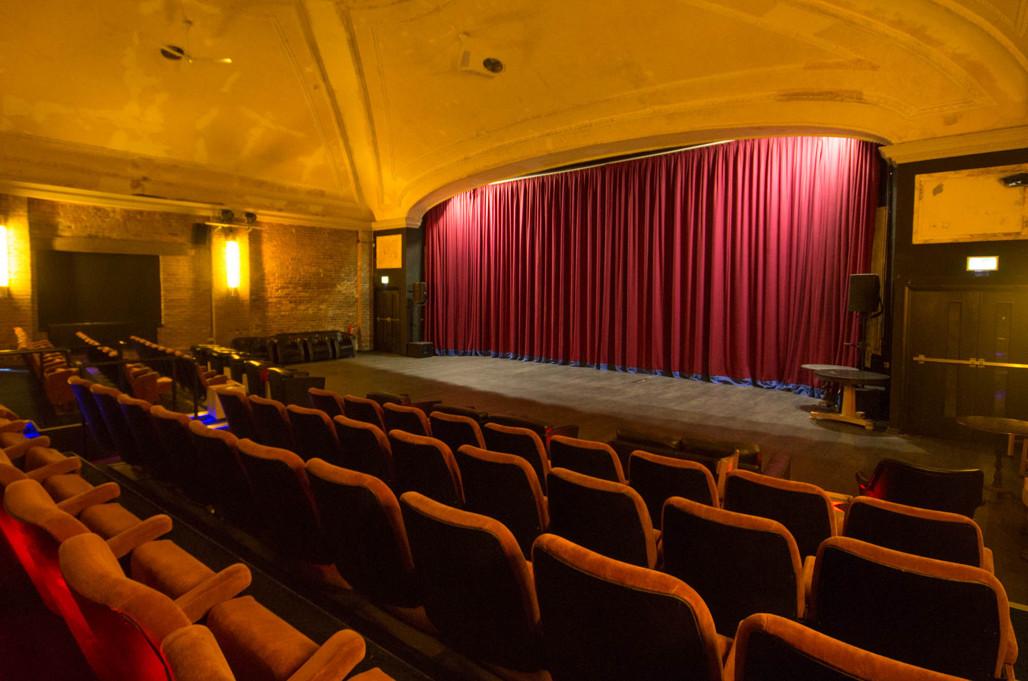 İrəvan Dövlət Azərbaycan Dram Teatrının binası təmirdən sonra istifadəyə verildi