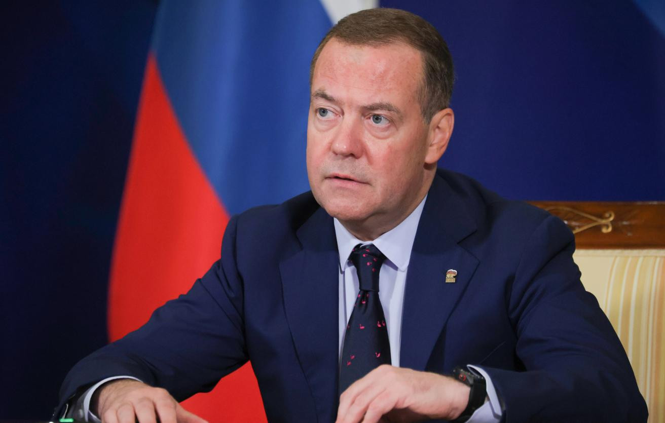 Medvedev: ABŞ 1950-ci illərdə Ukraynanın “neonazizmə açıq” bölgələrini müəyyən edib