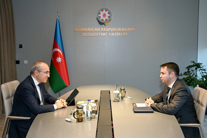 Mikayıl Cabbarov IV "Yüksəliş" müsabiqəsinin qalibləri ilə görüşüb