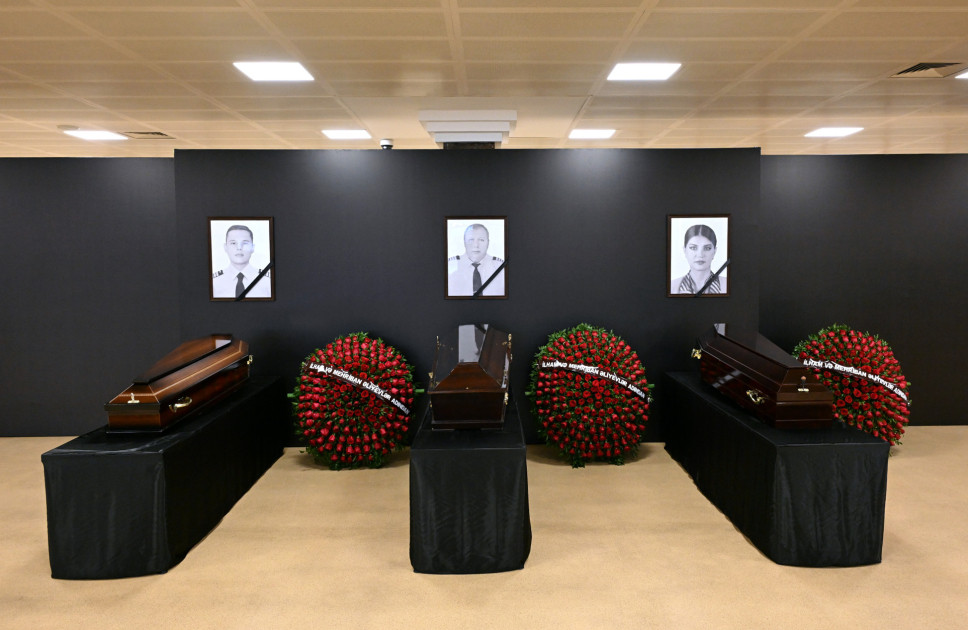 AZAL təyyarəsinin qəzaya uğramasının ildönümü münasibətilə məzarlar ziyarət edilib