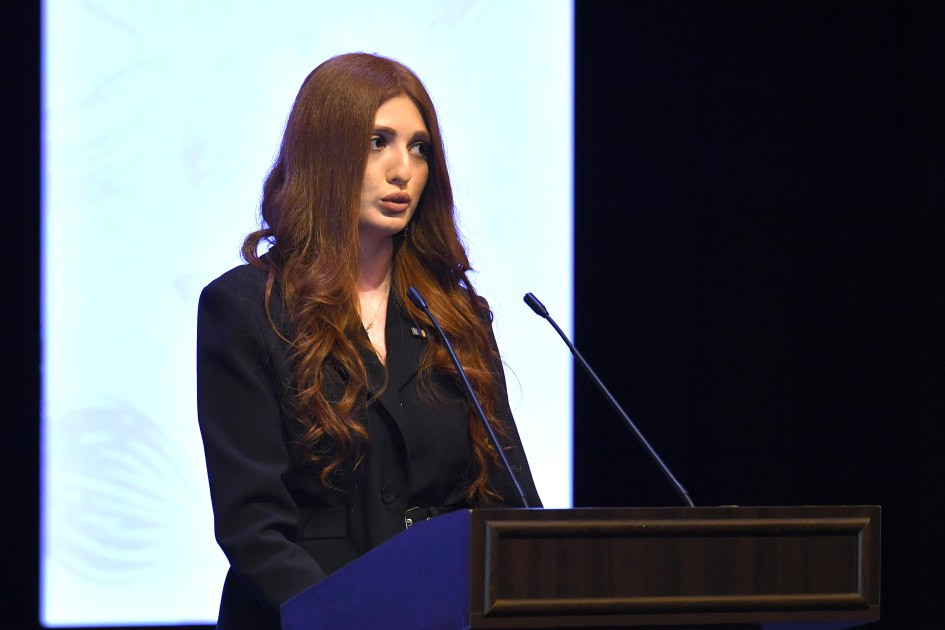 Aydan 1 ildən sonra işinə qayıdıb