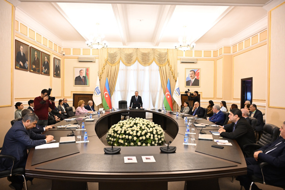 AMEA-da Fətəli xan Xoyskinin anadan olmasının 150 illiyinə həsr edilmiş elmi konfrans keçirilib