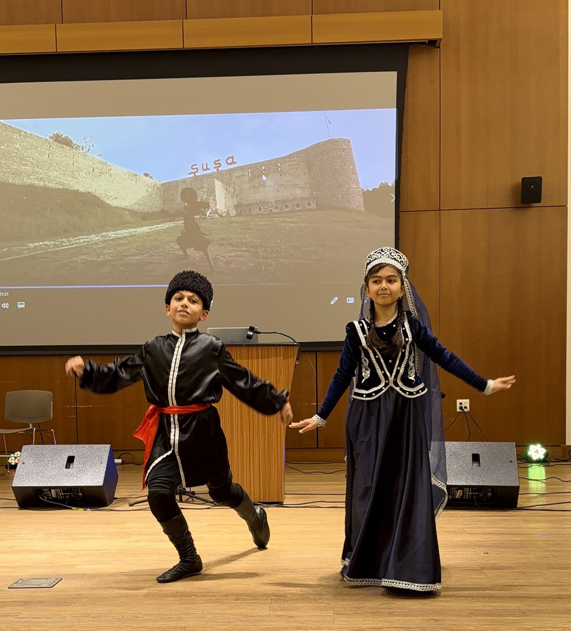 Şimali Kaliforniyada milli musiqilərimiz səsləndirilib