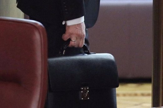 Bu məmur işdən azad edildi