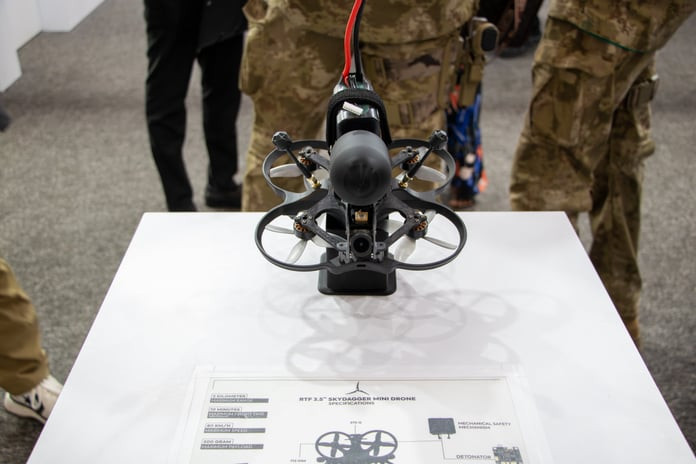 Finlandiya Ukraynaya FPV dronları bağışlayıb