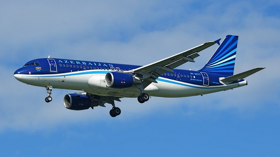 Bakıdan Moskvaya uçan təyyarənin enişinə