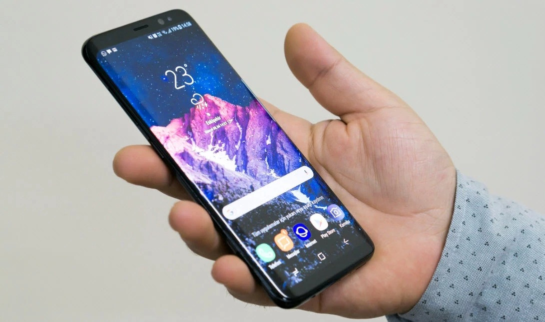 Birdən çox mobil telefon gətirənlər qeydiyyat üçün bu qədər rüsum ödəyəcək