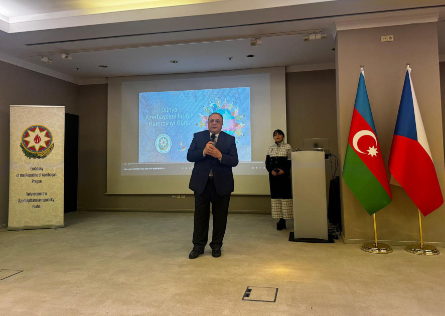Dünya Azərbaycanlılarının Həmrəyliyi Günü münasibətilə Praqada təntənəli mərasim keçirilib