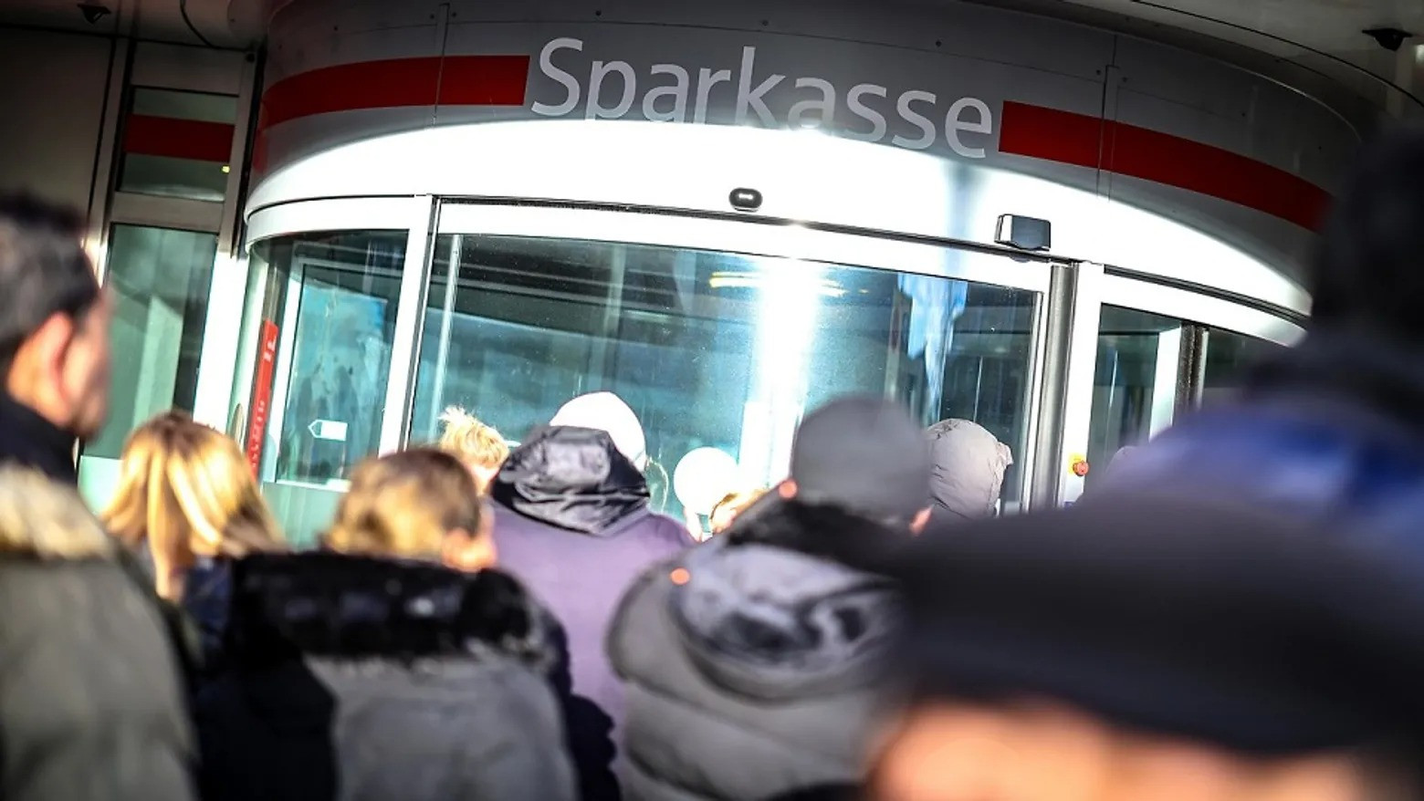 Almaniyada  bank soyğununda itkilər 100 milyon avronu keçdi