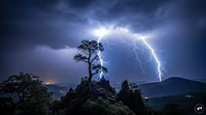 CAR-da ildırım düşüb-