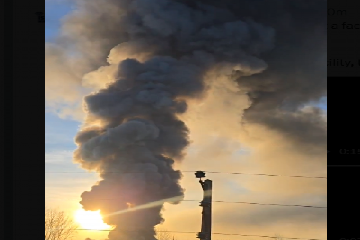 İranda fabrikdə partlayışlar baş verib