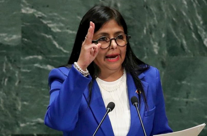 Venesuelada hakimiyyət dəyişikliyi: Delsi Rodriges müvəqqəti prezident kimi and içdi