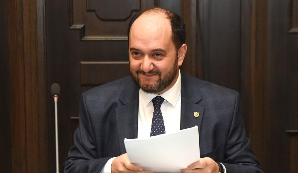 Araik Arutyunyan  erməni Yeparxiyasının nümayəndəsinin bəyanatına münasibət bildirib