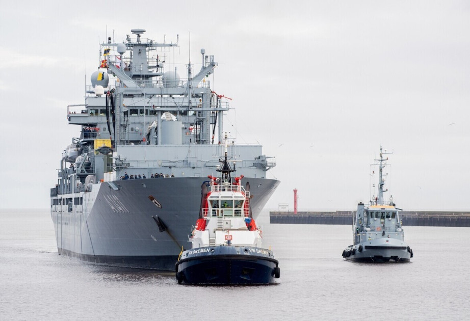 ABŞ Şimali Atlantikada rus tankerini izləyir