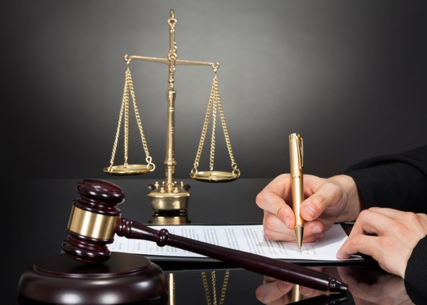 Sabiq direktorun mənimsəmə işi üzrə cinayət icraatına xitam verilib