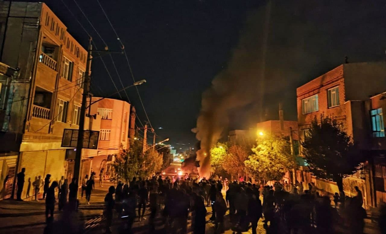 İranda etiraz aksiyaları gecə boyu davam edib