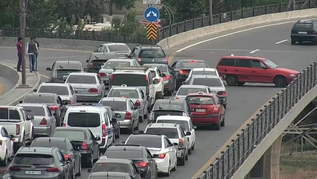 Hazırda bu yollarda tıxac var -