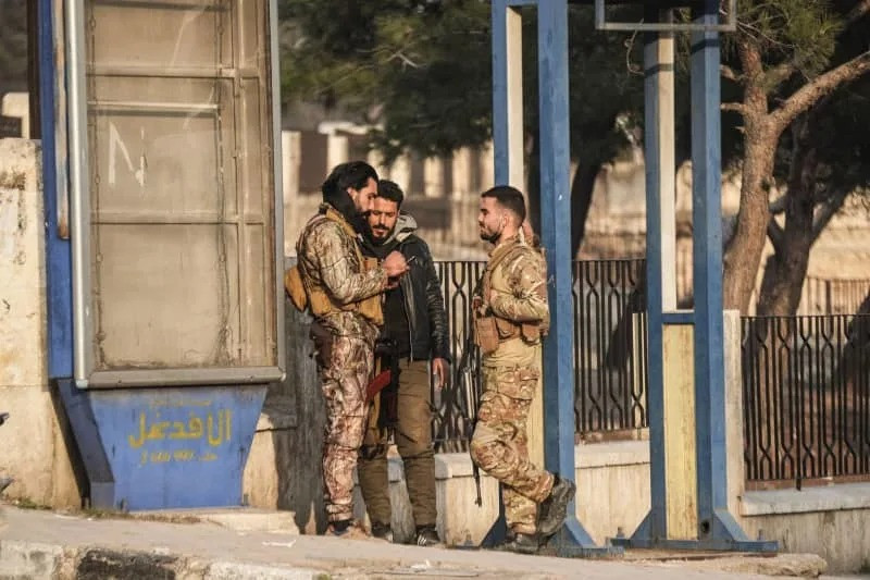 Suriya ordusu Hələbi tam nəzarətə götürdüyünü açıqlayıb