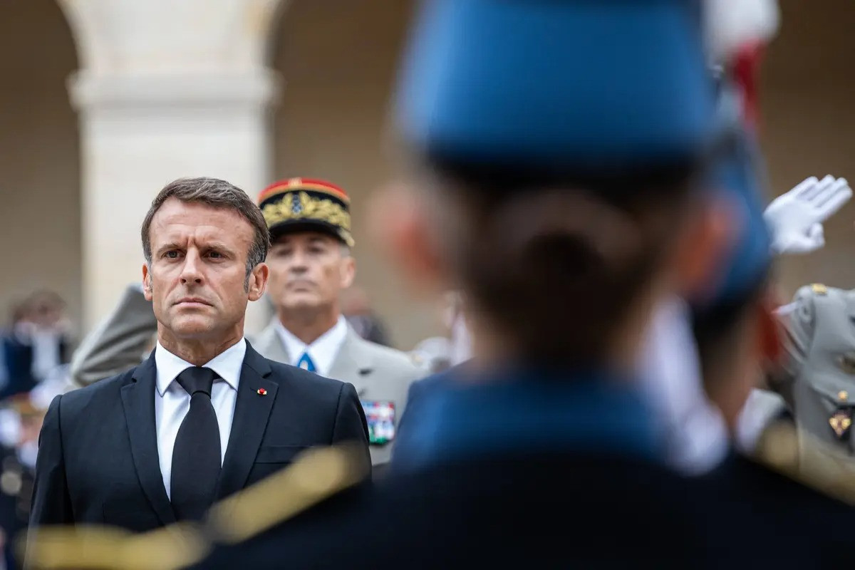 Makron Ukraynaya minlərlə hərbçi göndərir