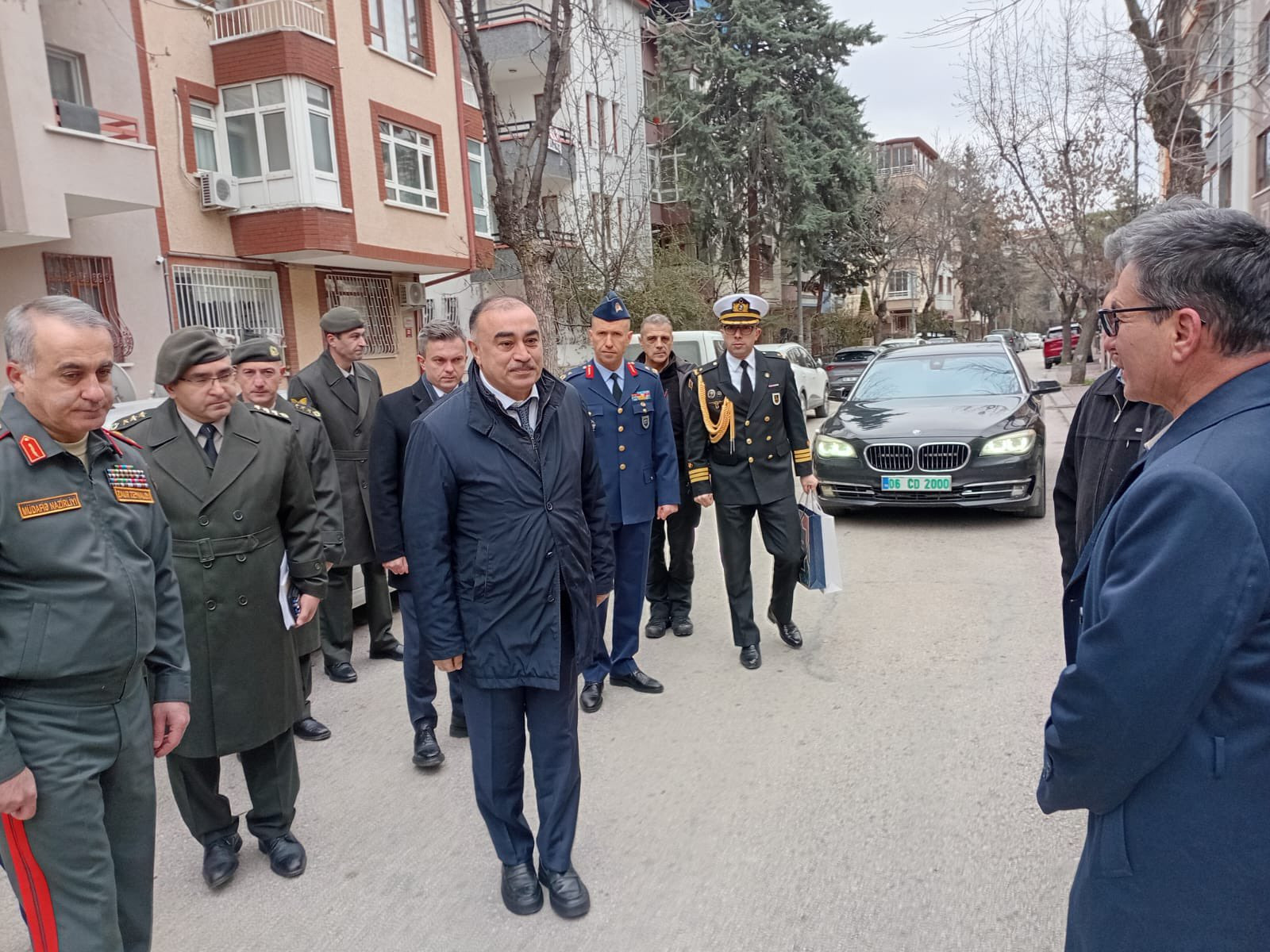 Səfir C-130 hərbi helikopterinin qəzaya uğraması nəticəsində şəhid olan pilotun ailəsini ziyarət edib