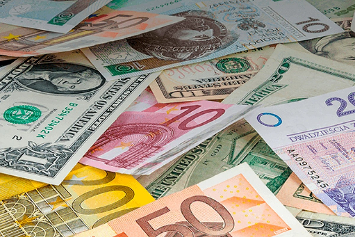 Valyuta bazarında əks istiqamətlər