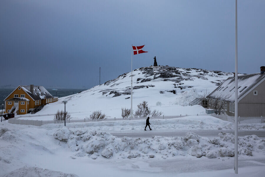 Avropadan Qrenlandiyaya 37 nəfərlik