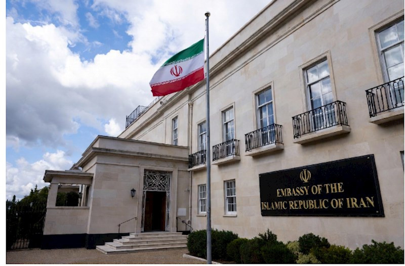 İran səfirliyinin qarşısında etiraz edənlər saxlanılıb