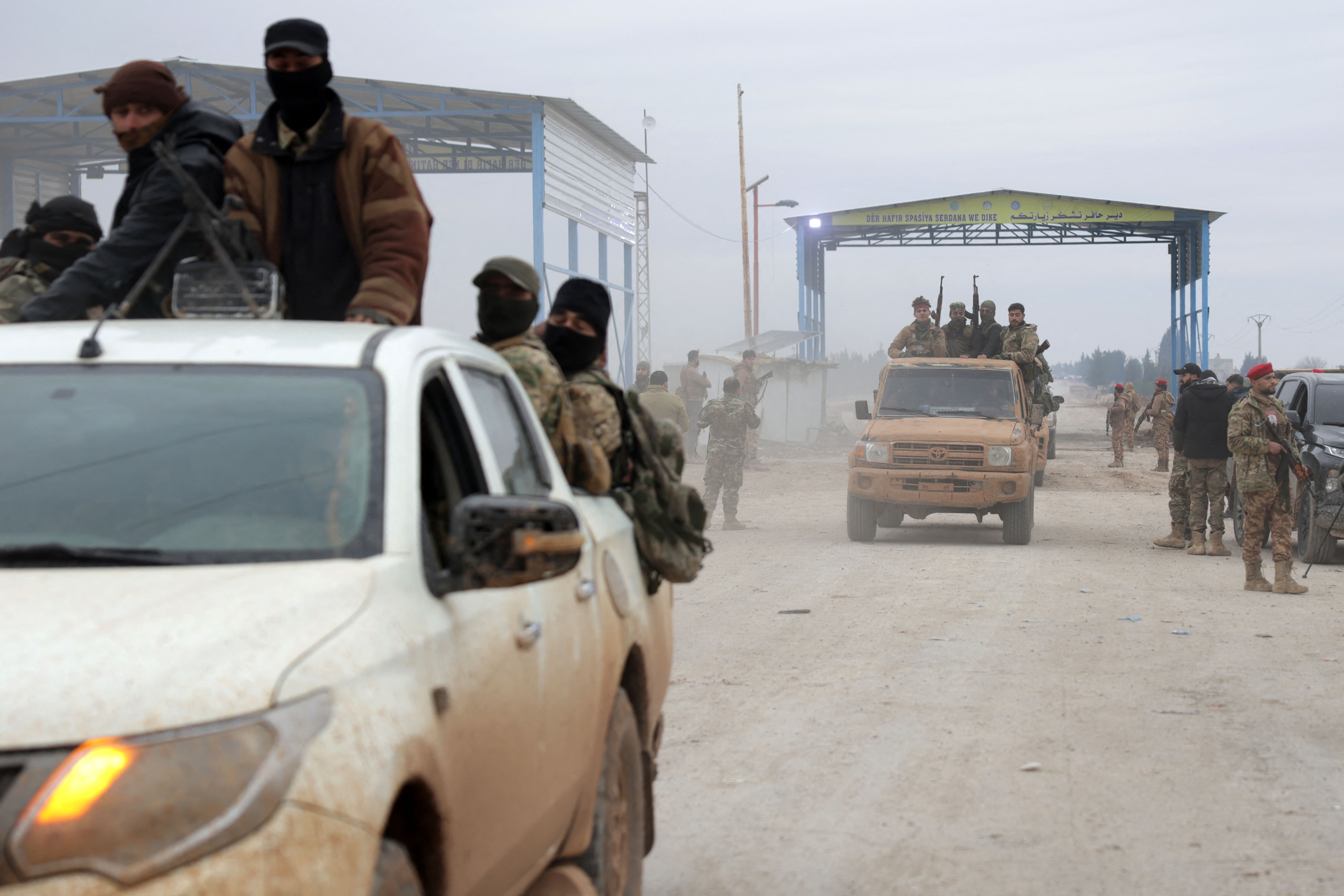 Kürdlər Tabkanı 10 saat ərzində itirib