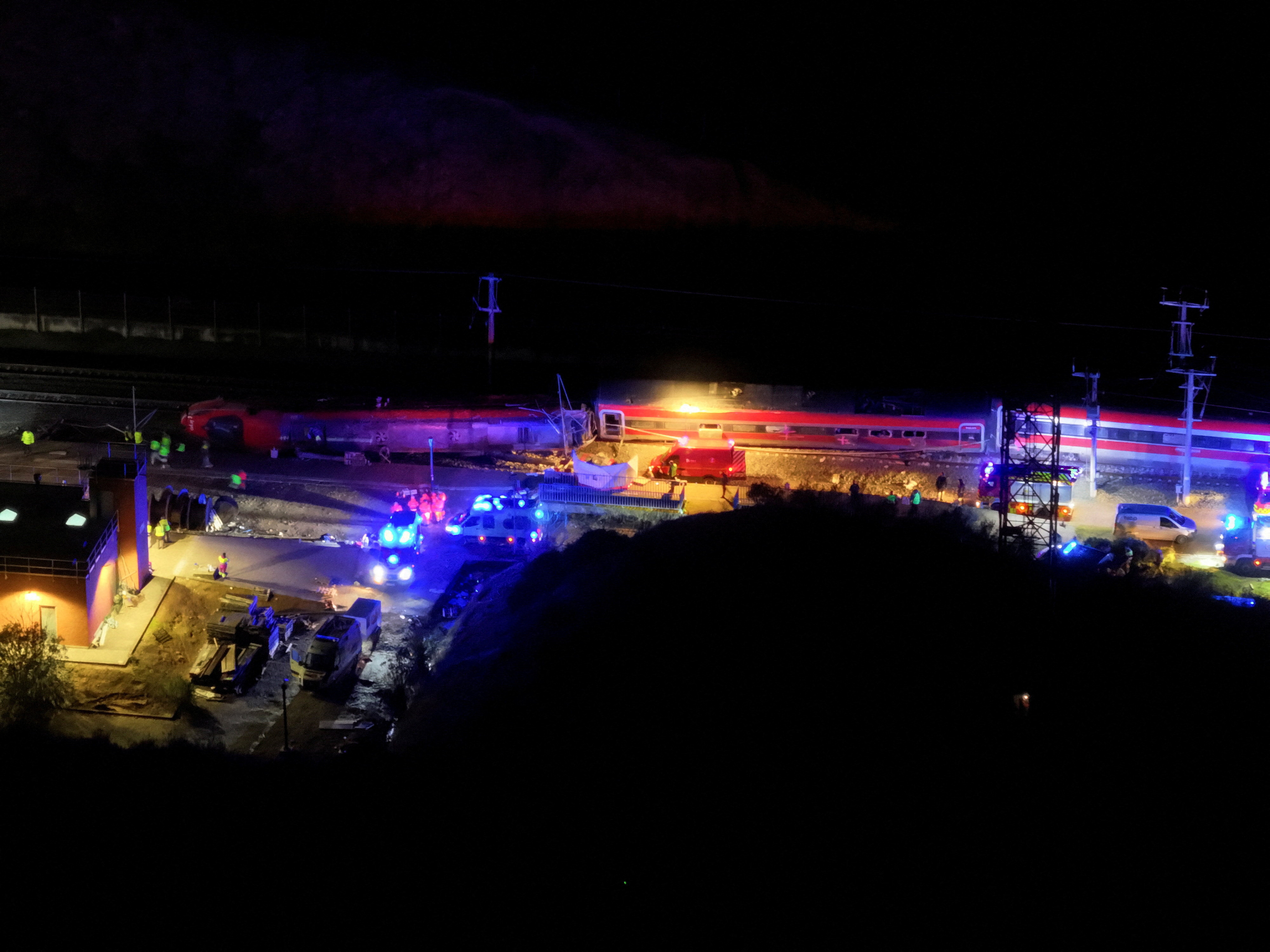 Yüksək sürətli qatarlar toqquşub: