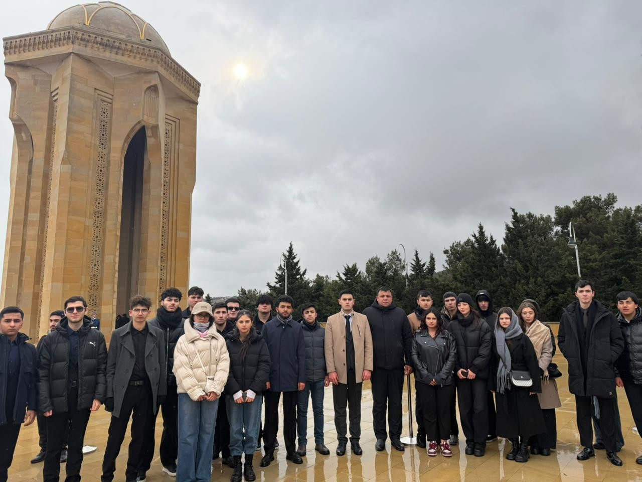 BMDAM heyəti Şəhidlər Xiyabanını ziyarət edib