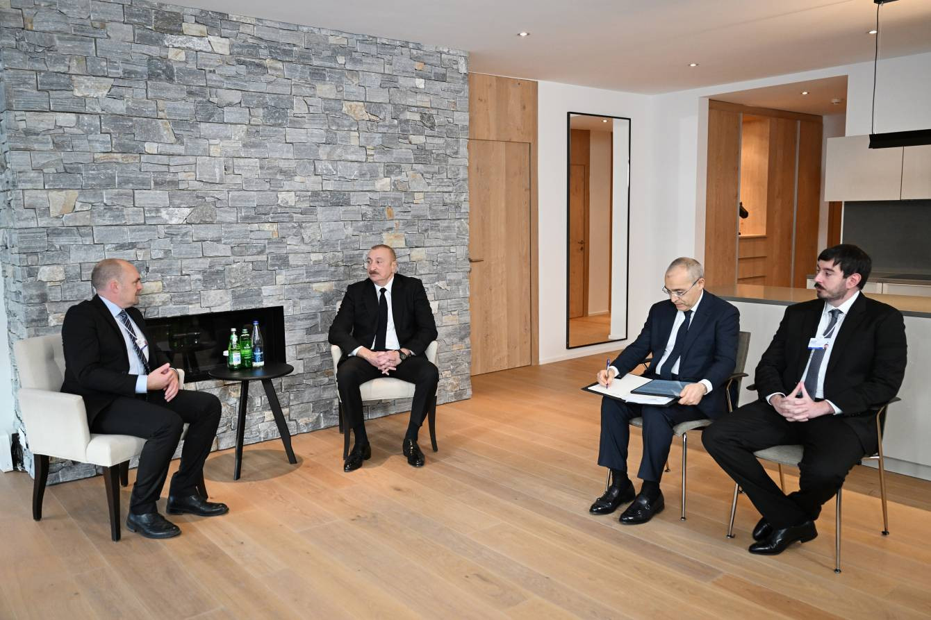 Heydər Əliyev Davosda işgüzar görüşlərə qatılıb