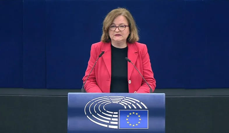 Deputat NATO baş katibini McDonald’s işçisi ilə müqayisə edib