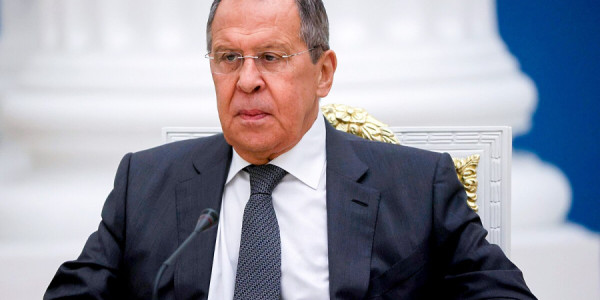 Lavrov almanları "bədbəxt" adlandırıb