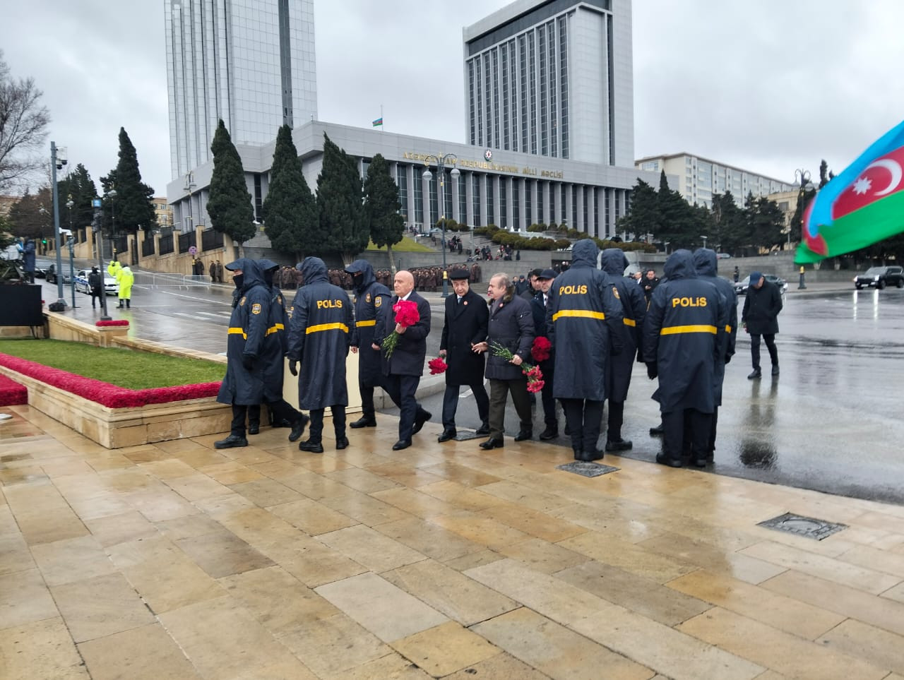 Deputatlar 20 Yanvar şəhidlərini andı