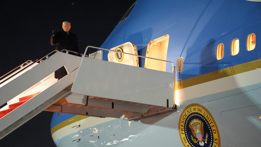 Trampın Davosa uçan təyyarəsi bu səbəbdən ABŞ-yə qayıdıb