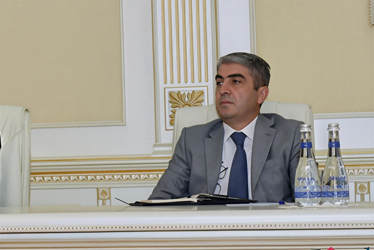 İcra başçısı əməkdaşları işdən çıxartdı