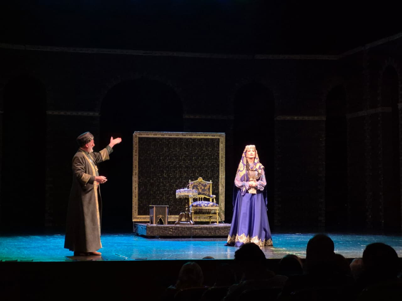 Heç olmasa sən möhkəm dayan –