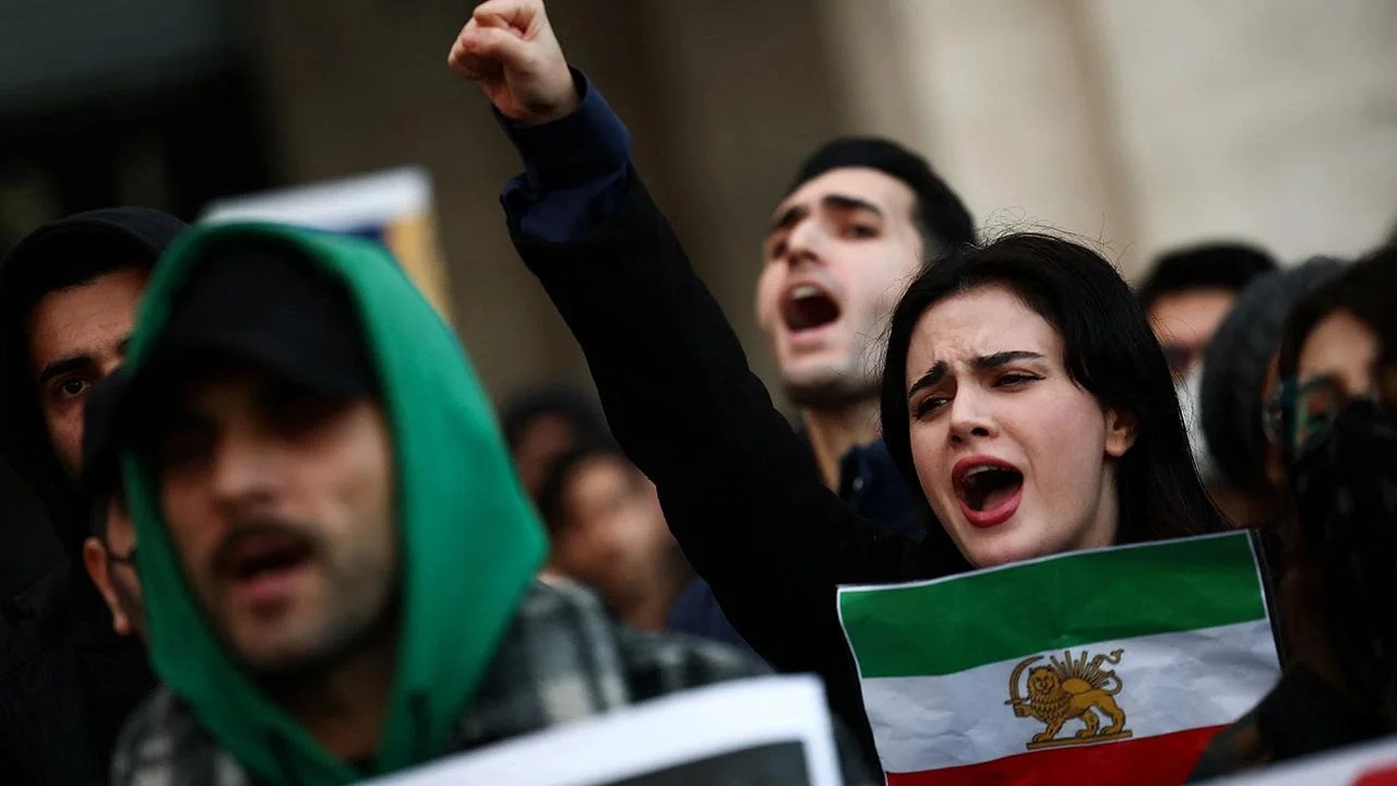 İranda böhran davam edir: