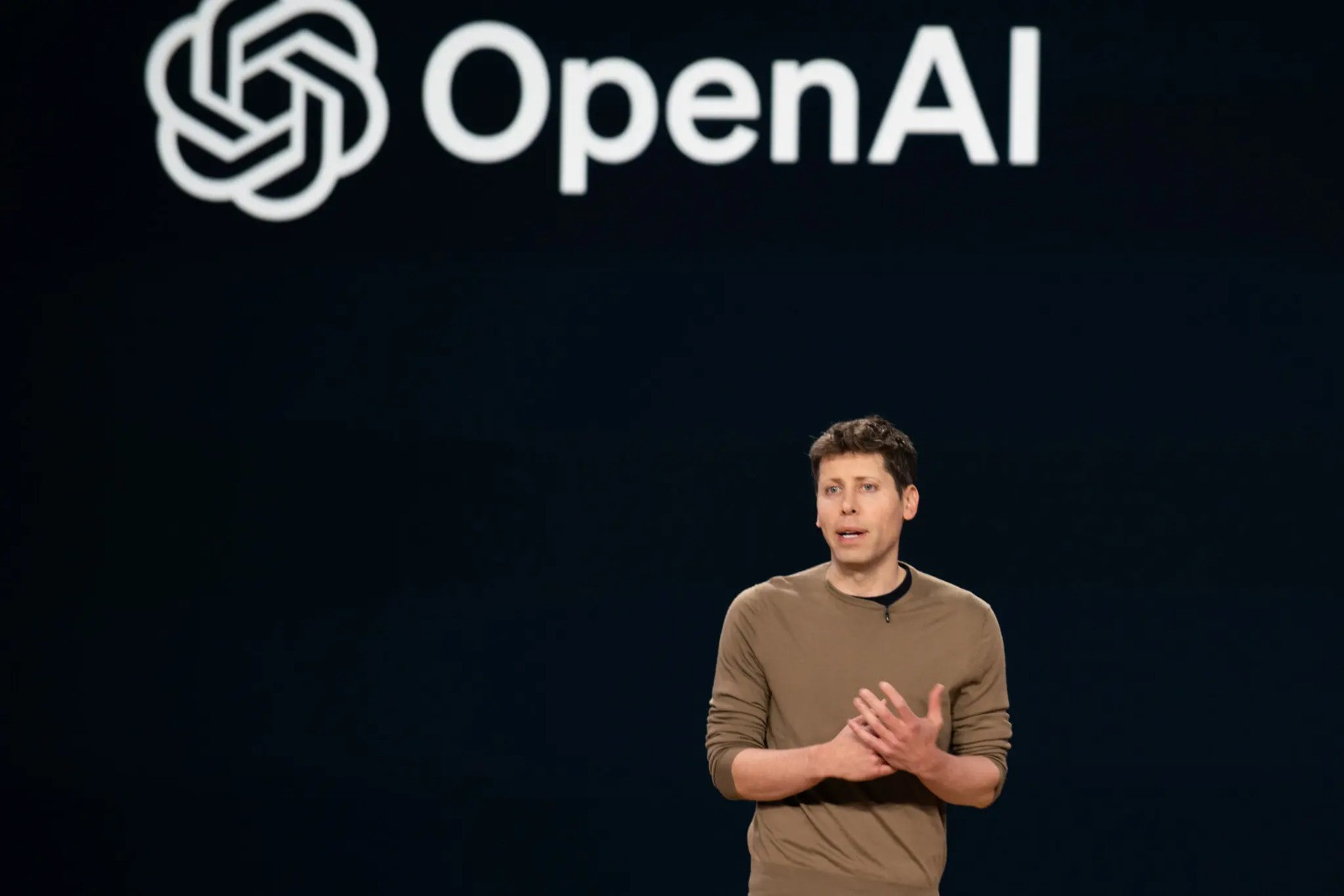 "OpenAI" 1 milyarddan çox gəlir əldə edib