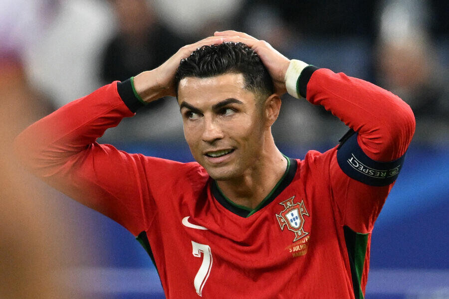 Ronaldo bu tarixdə futboldan