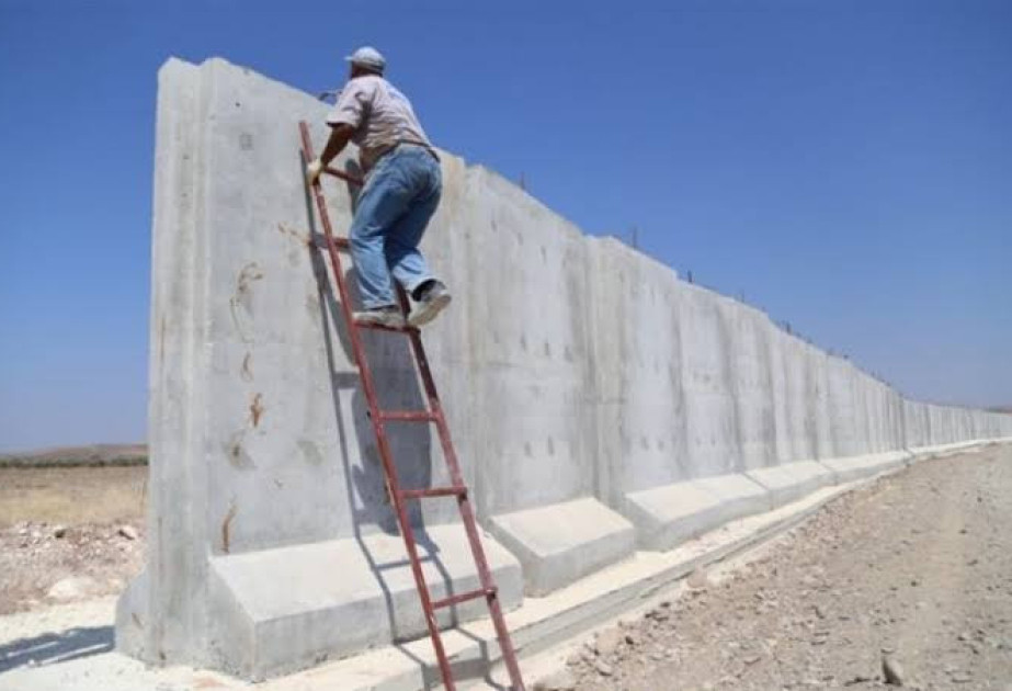 İki ölkə arasında divar tikilir