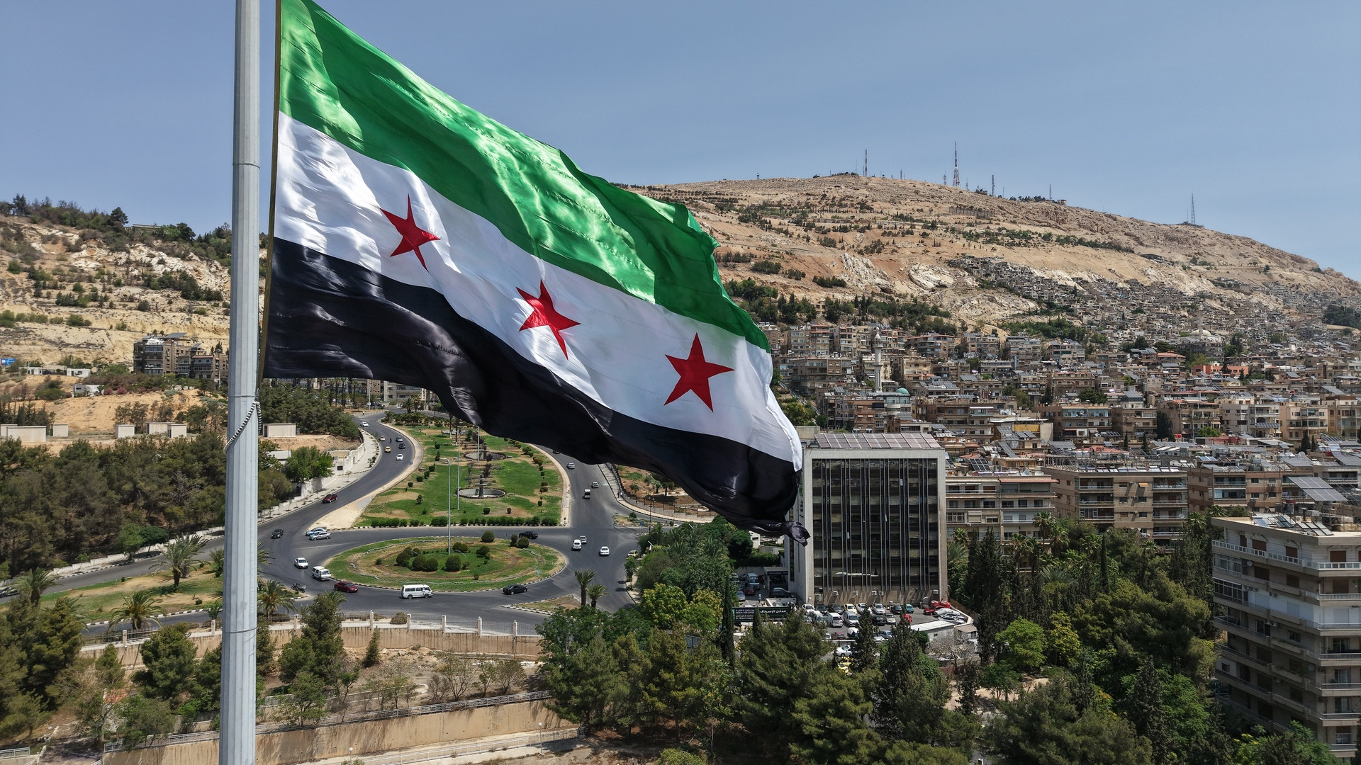 Dəməşqdən İsrailə sərt mesaj: Bir qarış torpaq belə vermirik