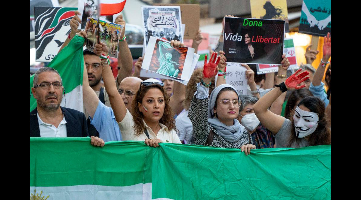 ABŞ İranın dinc etirazçıları “terrorçu” adlandırmasına sərt cavab verdi