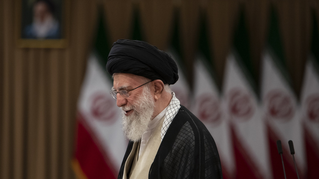 Livanlı deputatdan Hizbullaha: Xameneyini müdafiə edəcəksinizsə, gedin İrana