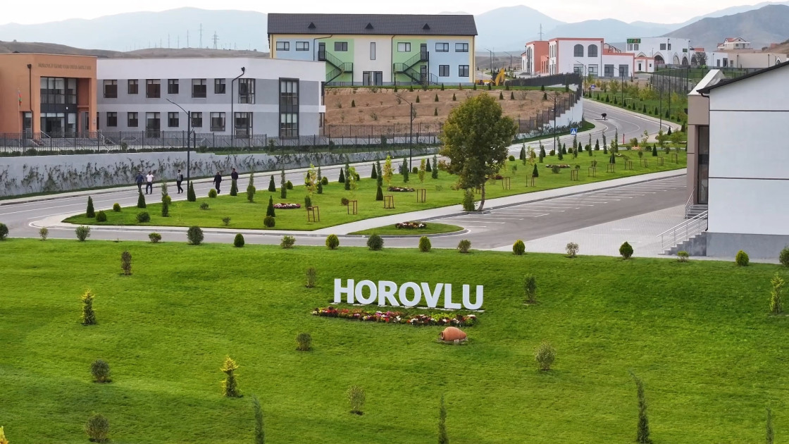 Növbəti köç karvanı Horovlu kəndinə çatıb