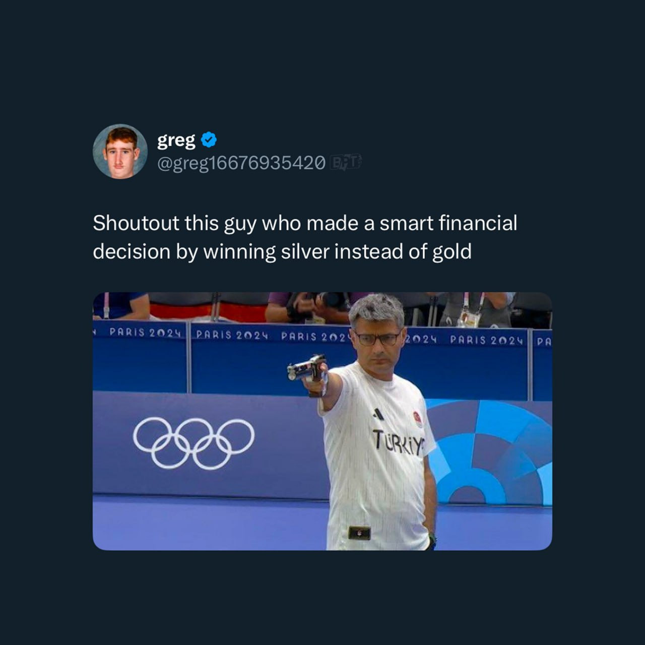 Gümüş qazanmaqla diqqət mərkəzinə düşdü