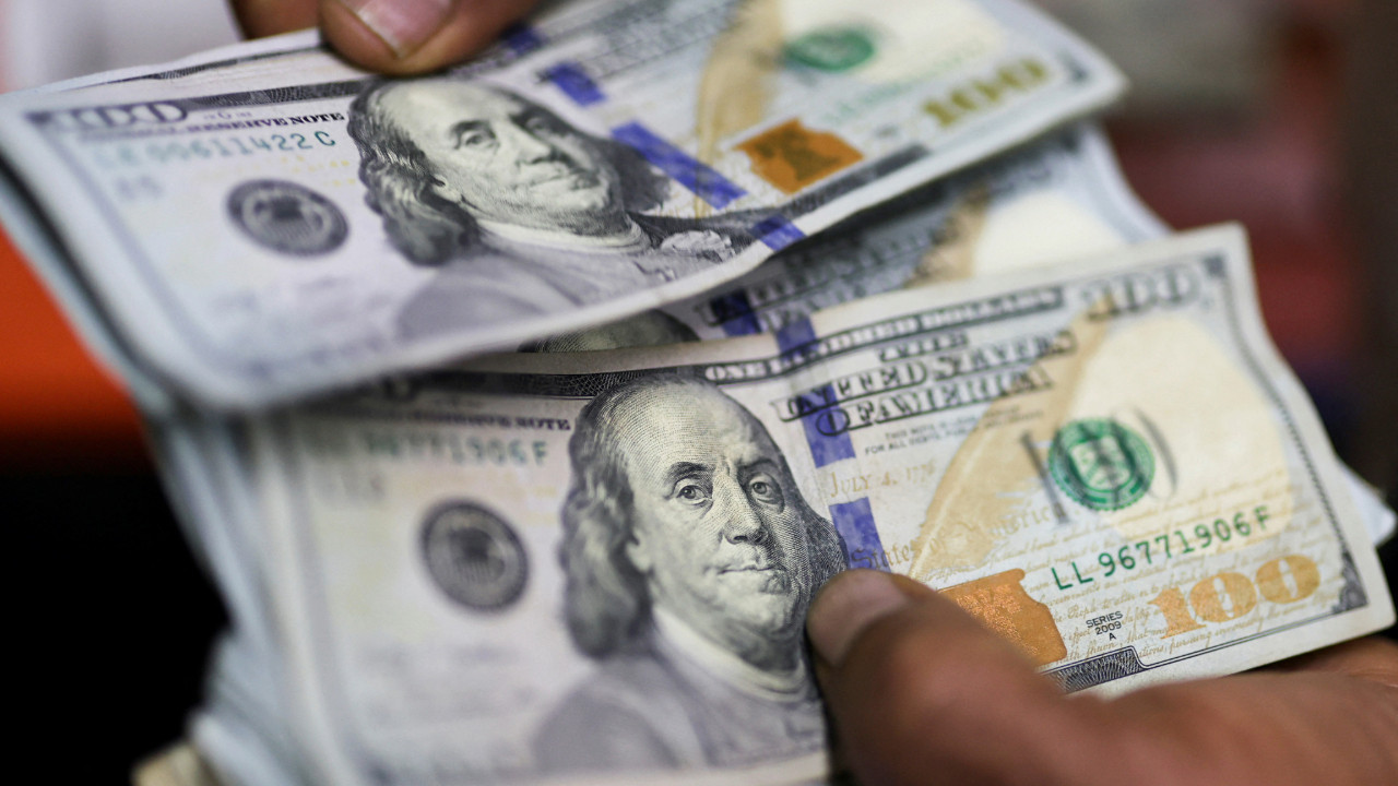 Dollar almaq istəyənlərin