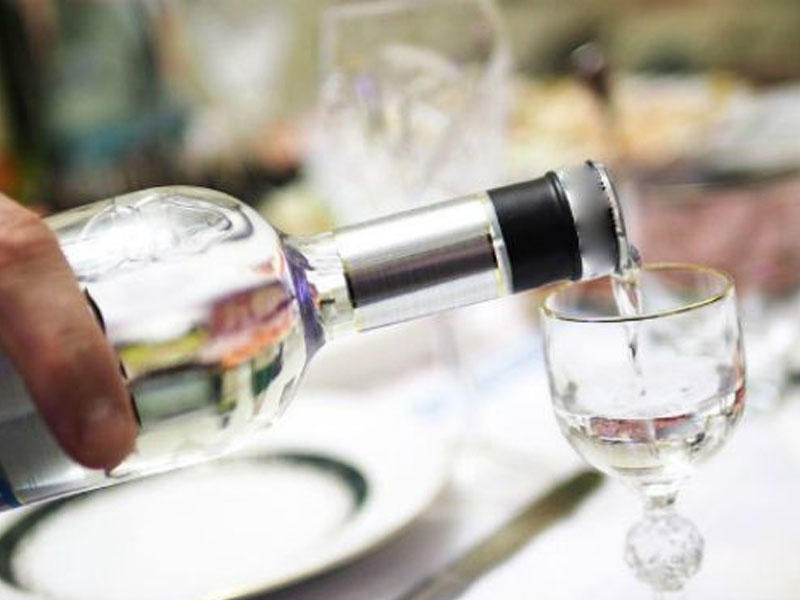 Saxta içkiləri necə müəyyənləşdirmək olar?